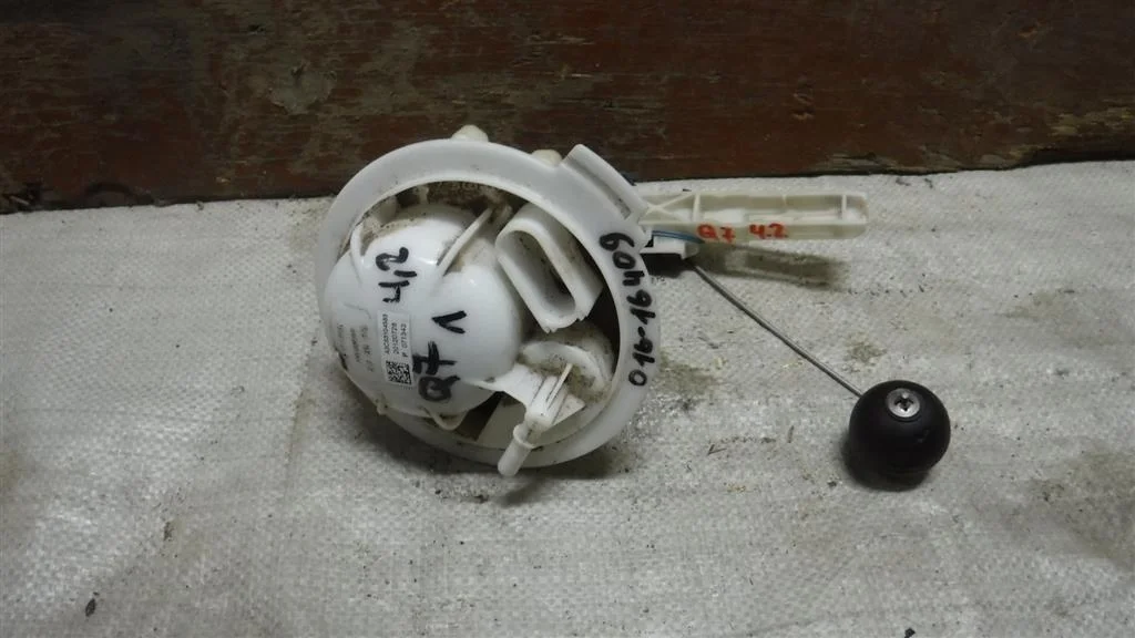 Фланец топливного насоса (бензонасоса) Audi Q7 4L (2005—2009)