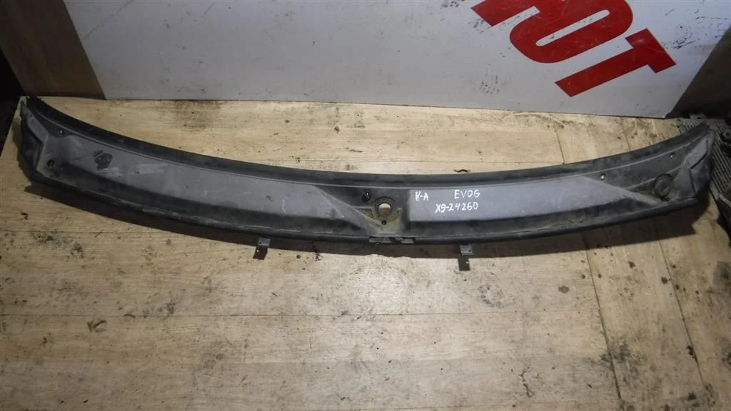 Решетка стеклоочистителя (планка под лобовое стекло, жабо) Land Rover Range Rover Evoque I (2011—2015)