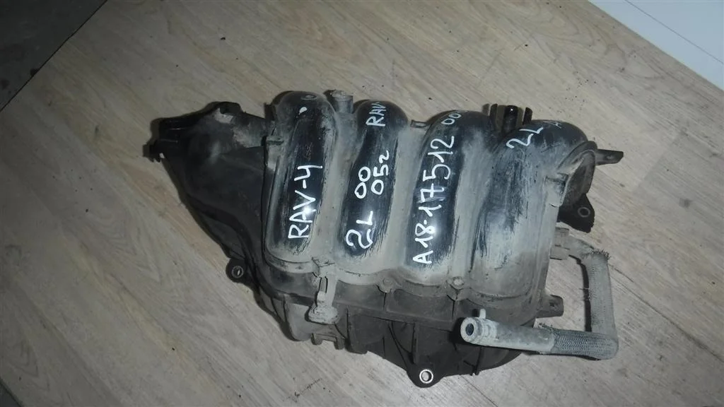 Коллектор впускной Toyota RAV4 II (2000—2003)