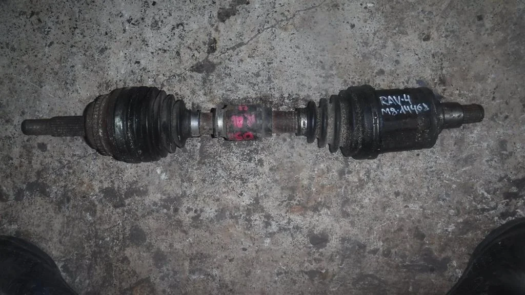 Полуось передняя левая Toyota RAV4 II (2000—2003)