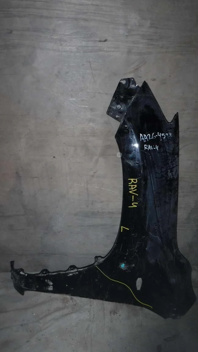 Крыло переднее левое Toyota RAV4 III (2005—2010)