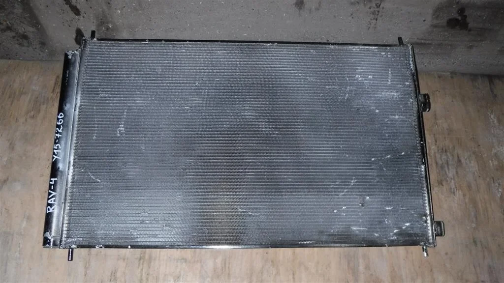 Радиатор кондиционера (конденсер) Toyota RAV4 III (2005—2010)