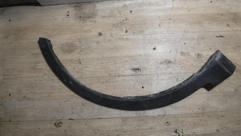 Накладка переднего крыла правого Toyota RAV4 IV (2012—2015)