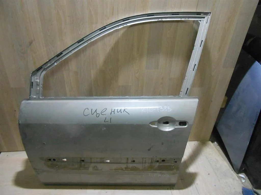 Дверь передняя левая Renault Scenic II (2003—2006)