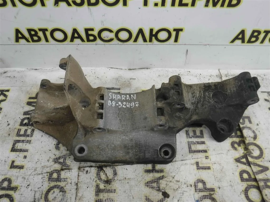 Кронштейн генератора Volkswagen Sharan I рестайлинг (2000—2003)