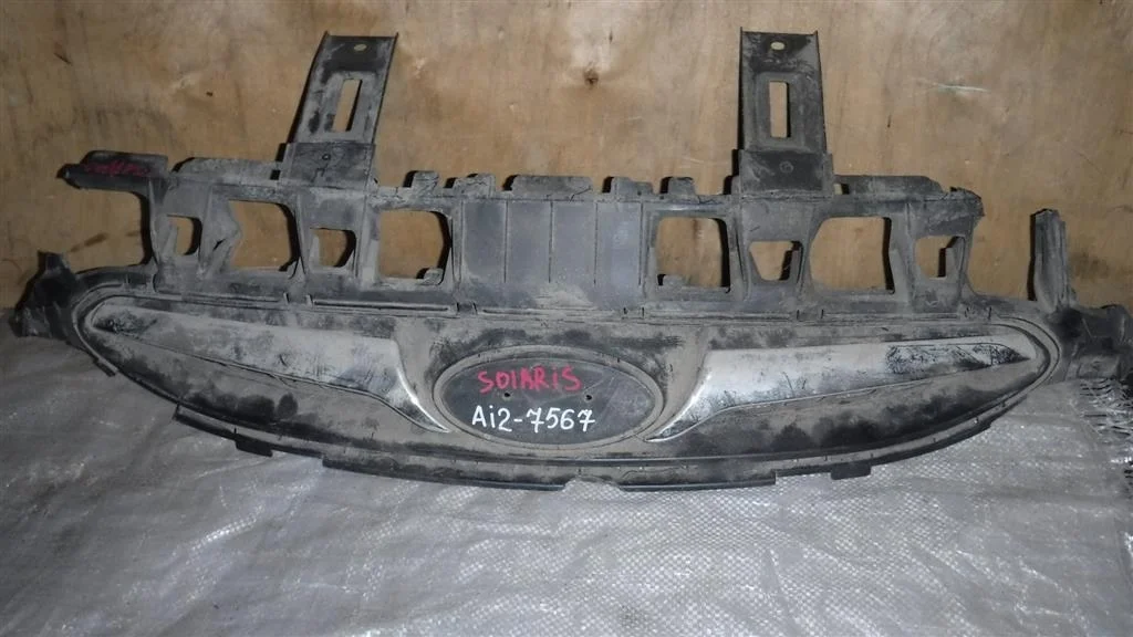 Решетка радиатора Hyundai Solaris I (2010—2014)