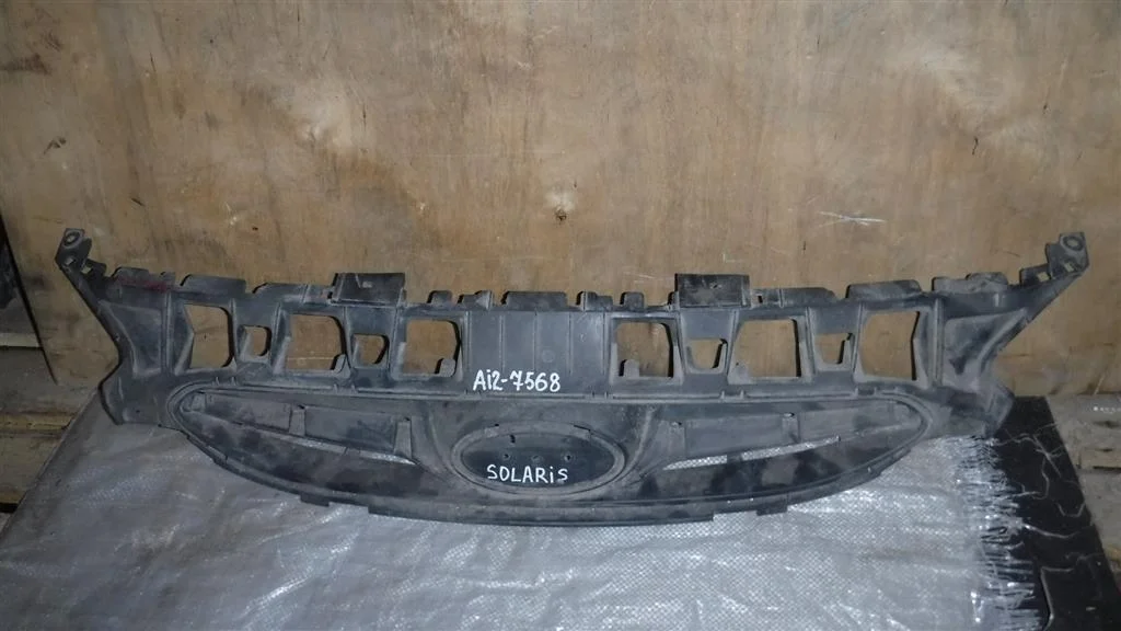 Решетка радиатора Hyundai Solaris I (2010—2014)