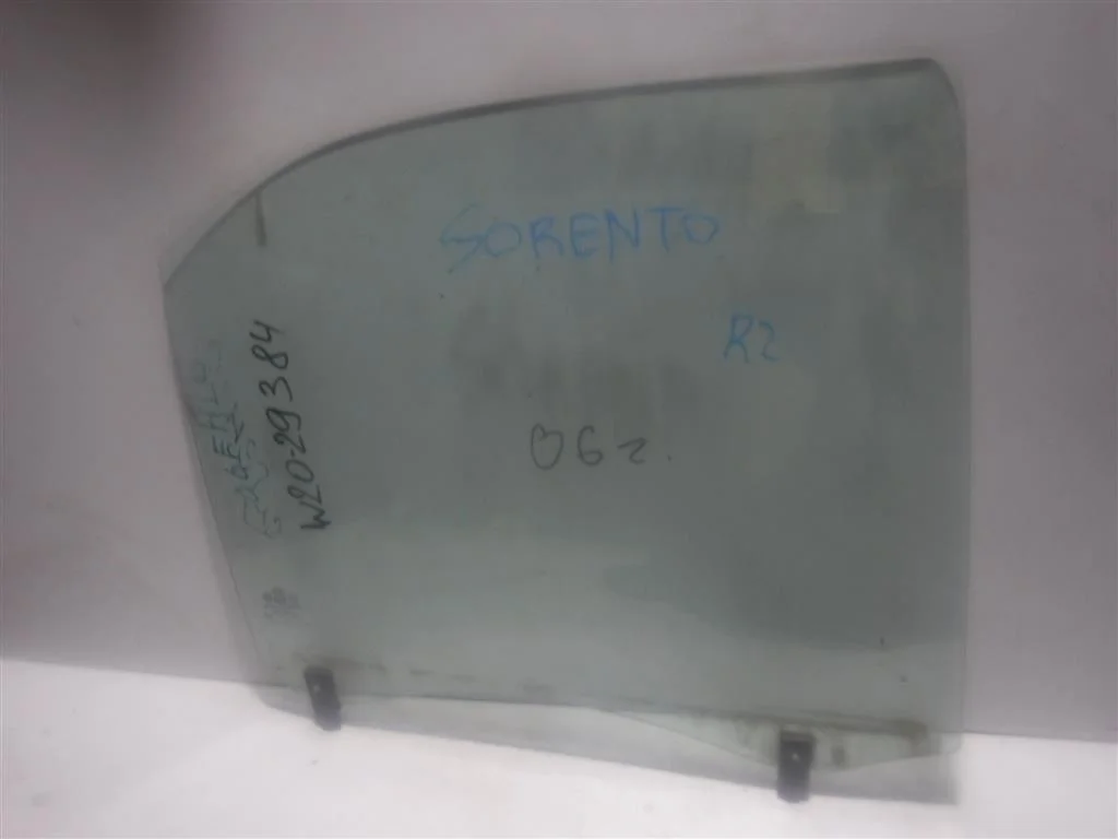 Стекло двери задней правой KIA Sorento I (2002—2006)