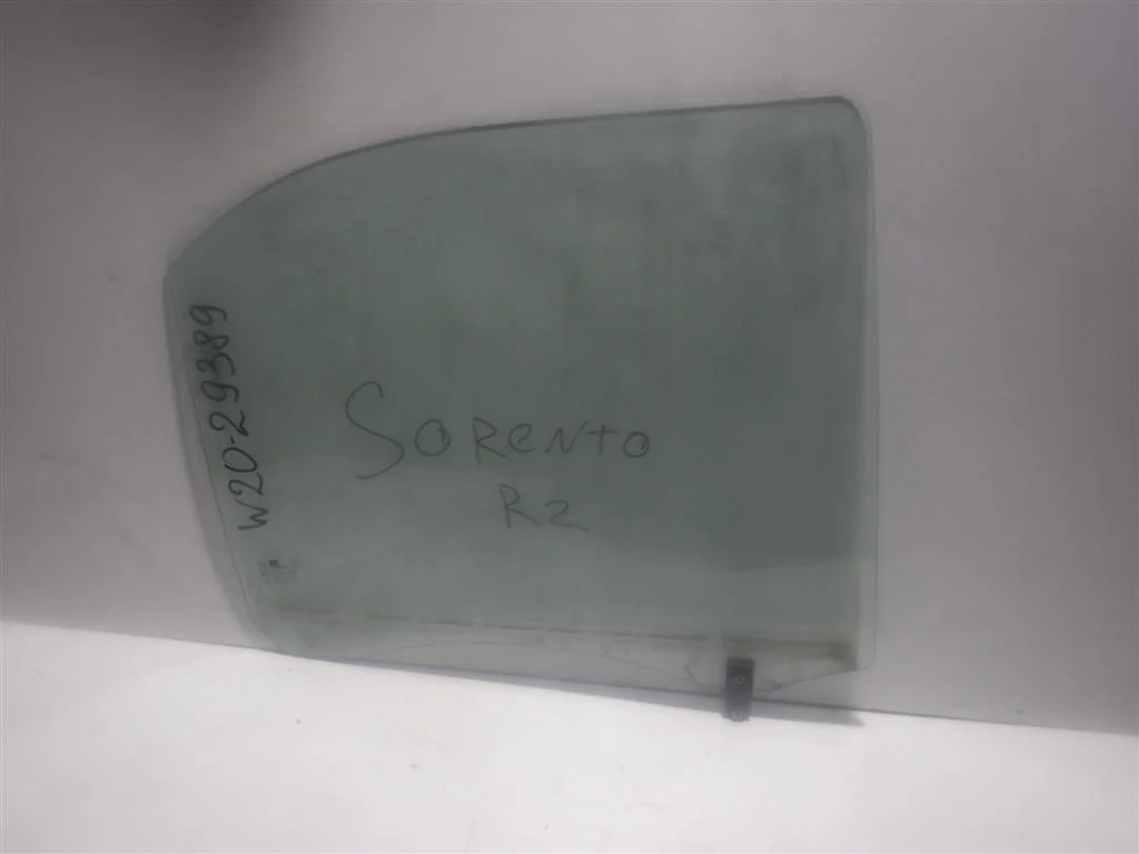 Стекло двери задней правой KIA Sorento I (2002—2006)