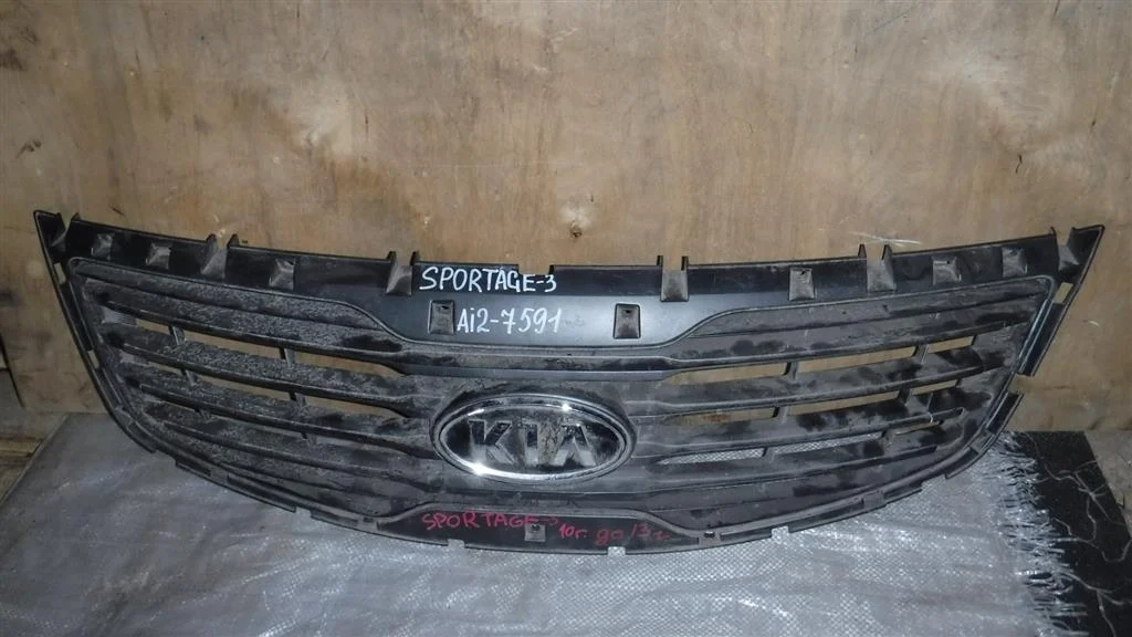 Решетка радиатора KIA Sportage III (2010—2014)