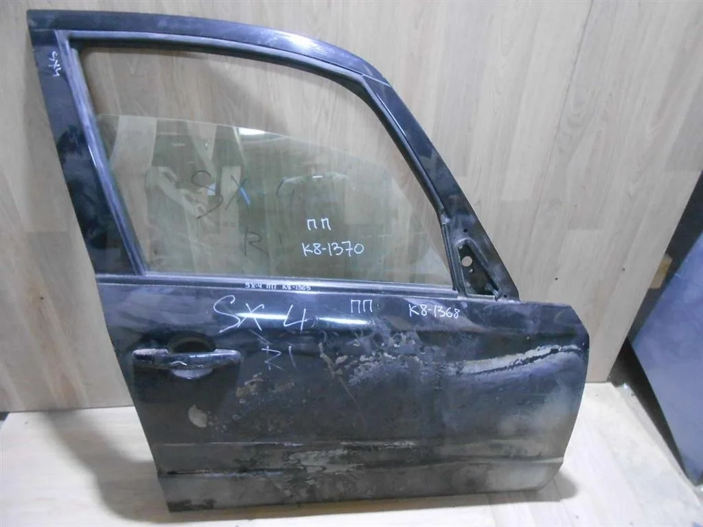 Дверь передняя правая Suzuki SX4 I (2006—2009)
