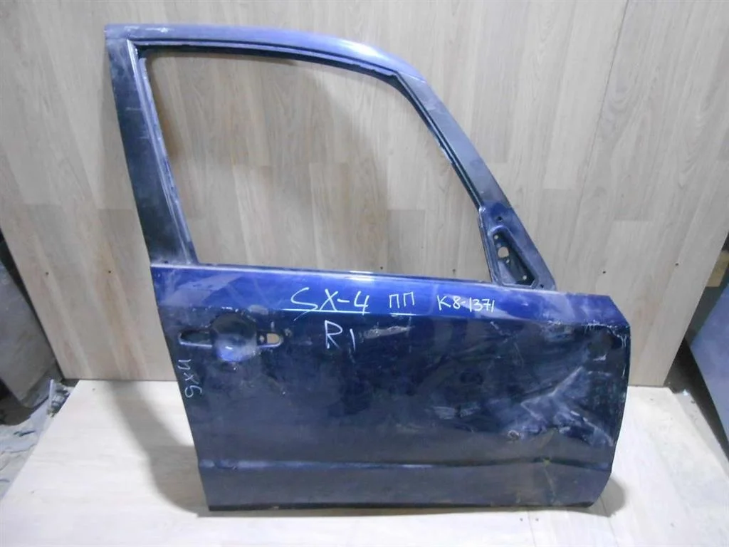 Дверь передняя правая Suzuki SX4 I (2006—2009)