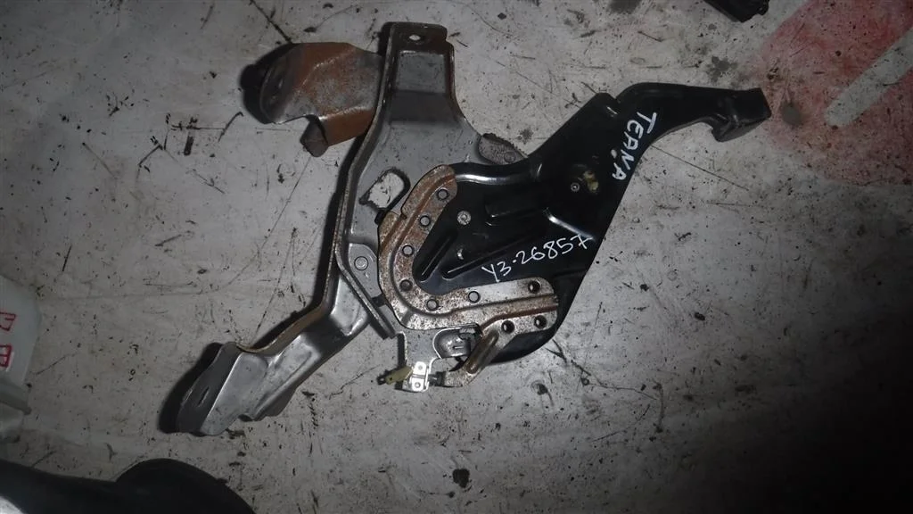 Рычаг стояночного тормоза Nissan Teana J32 (2008—2011)