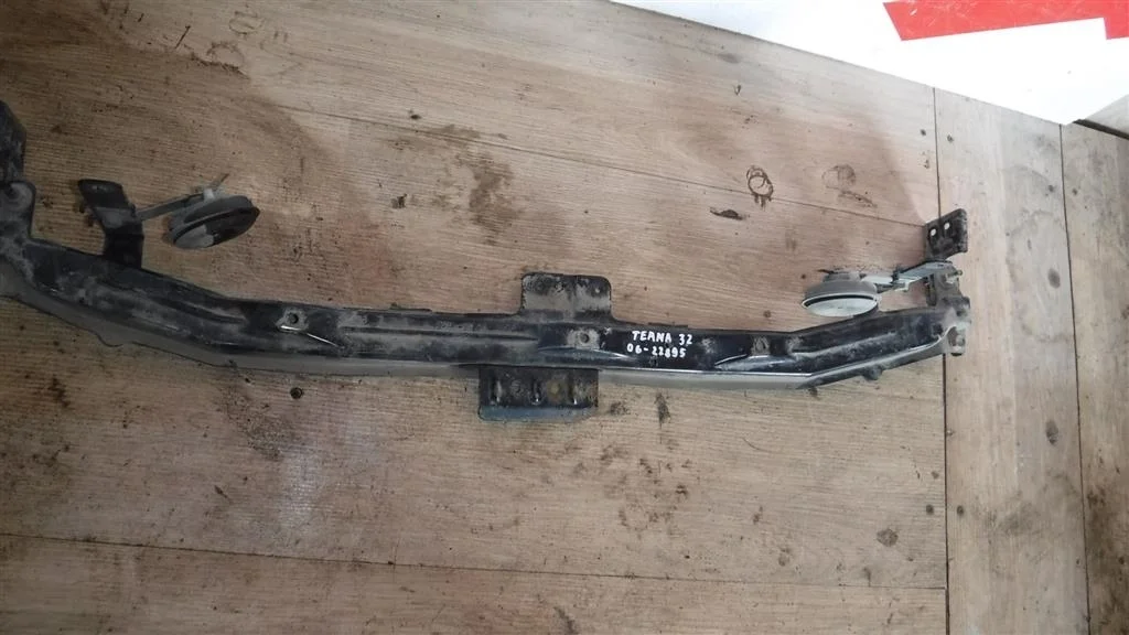 Усилитель переднего бампера Nissan Teana J32 (2008—2011)