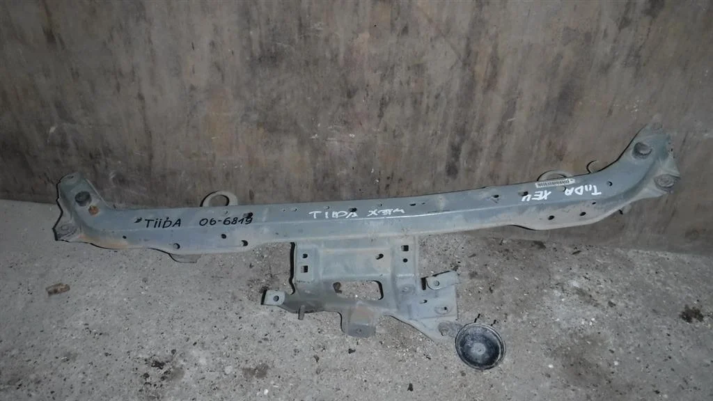 Панель передняя Nissan Tiida C11 (2004—2012)