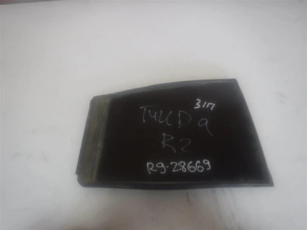 Стекло двери задней левой (форточка) Nissan Tiida C11 (2004—2012)