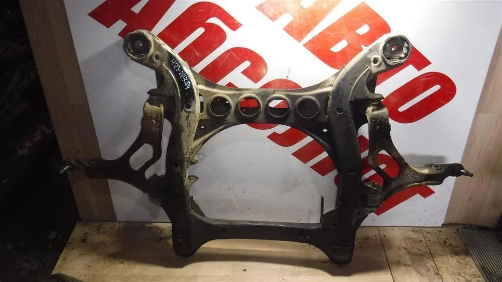 Балка подмоторная Volkswagen Touareg I (2002—2006)