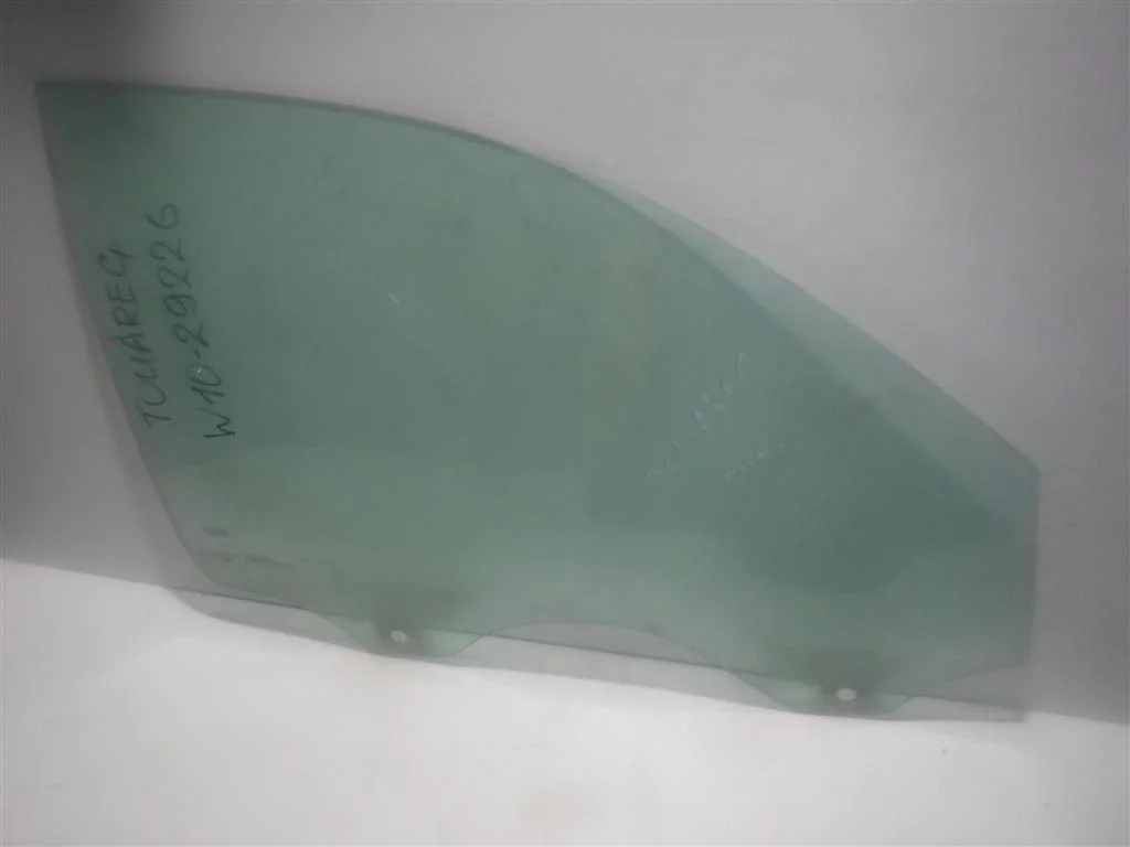 Стекло двери передней правой Volkswagen Touareg I (2002—2006)