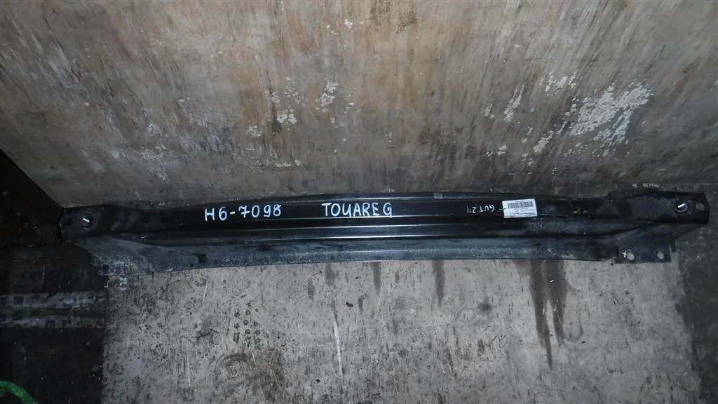 Усилитель заднего бампера Volkswagen Touareg II (2010—2014)