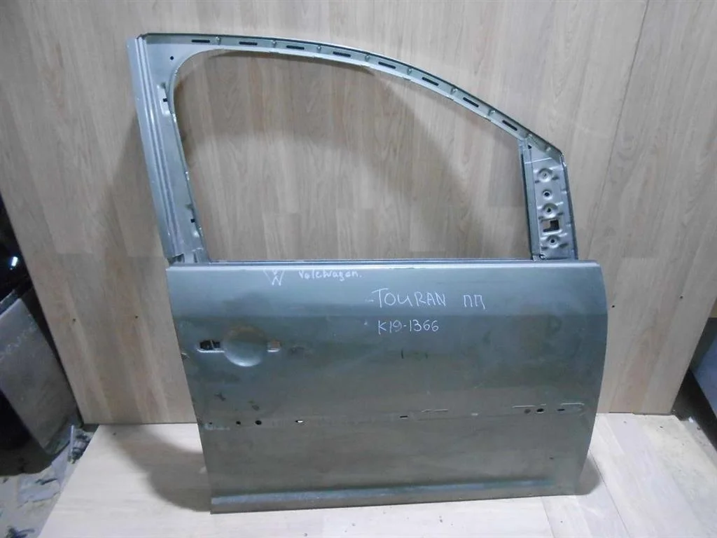 Дверь передняя правая Volkswagen Touran I (2003—2006)