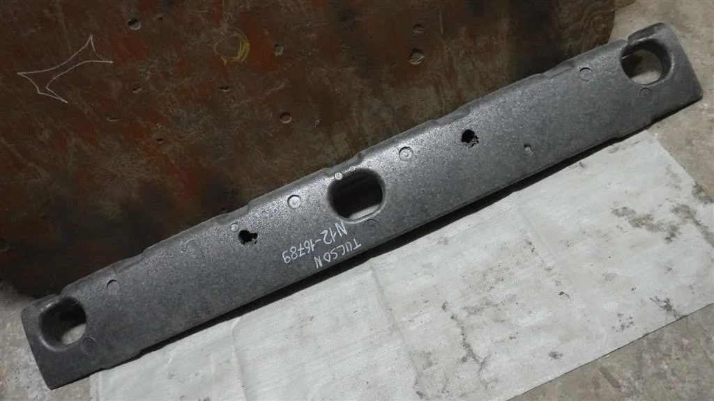 Наполнитель заднего бампера Hyundai Tucson I (2004—2015)