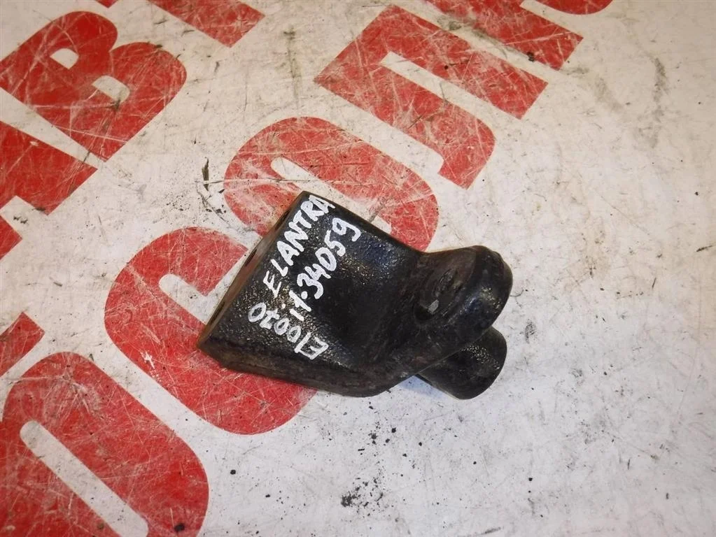 Кронштейн двигателя правый Hyundai Elantra V (2010—2014)