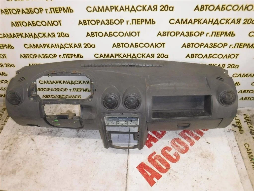 Торпедо Renault Logan I (2004—2009)