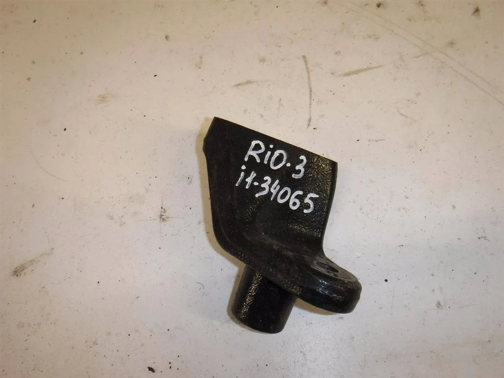 Кронштейн двигателя правый KIA RIO III (2011—2015)