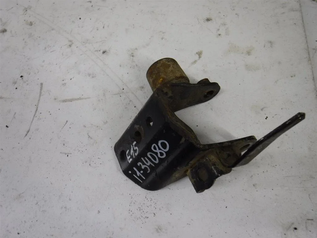 Кронштейн двигателя задний Toyota Corolla X (2006—2010)