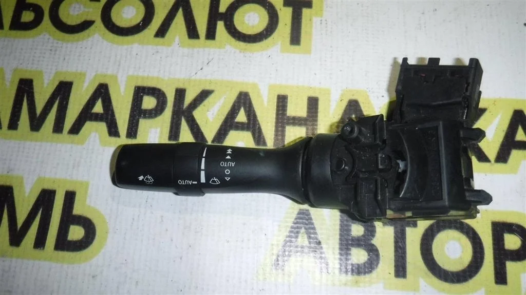 Переключатель стеклоочистителей Toyota Corolla X (2006—2010)