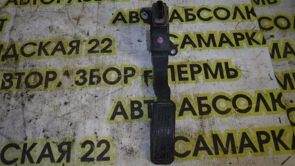 Педаль газа Toyota Corolla X (2006—2010)