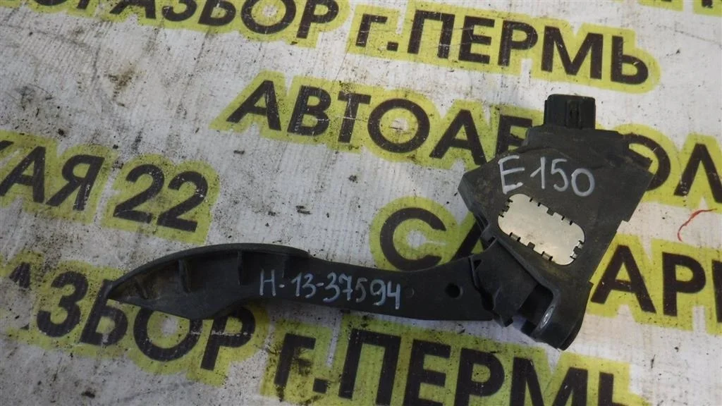 Педаль газа Toyota Corolla X (2006—2010)