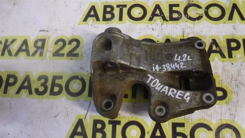 Кронштейн генератора Volkswagen Touareg I (2002—2006)