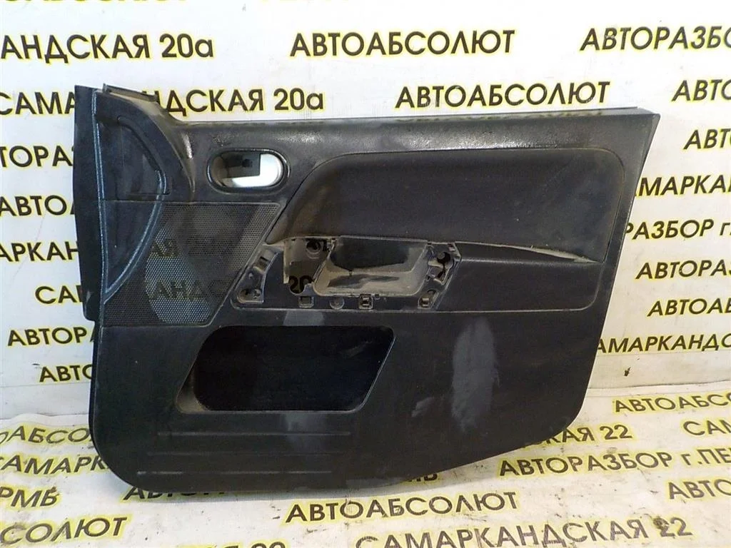Обшивка двери передней правой Ford Fusion I рестайлинг (2005—2012)