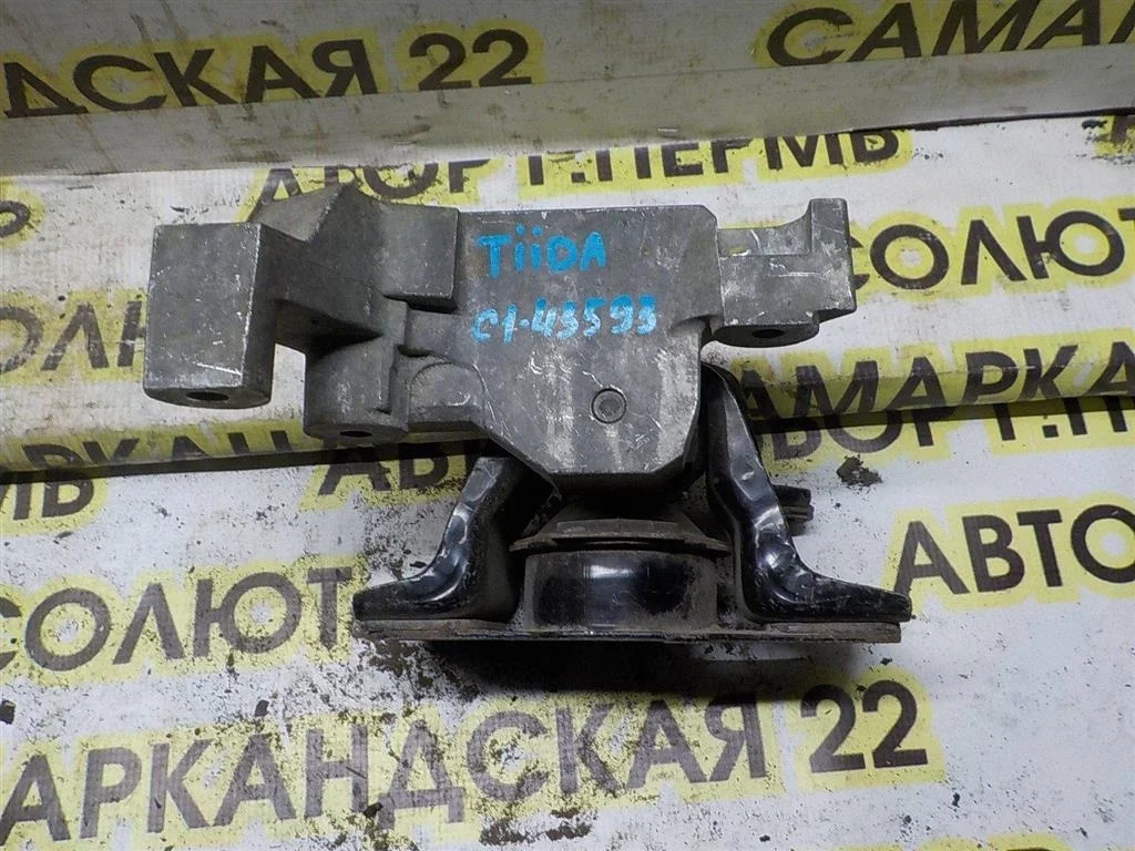Опора двигателя правая Nissan Tiida C11 (2004—2012)