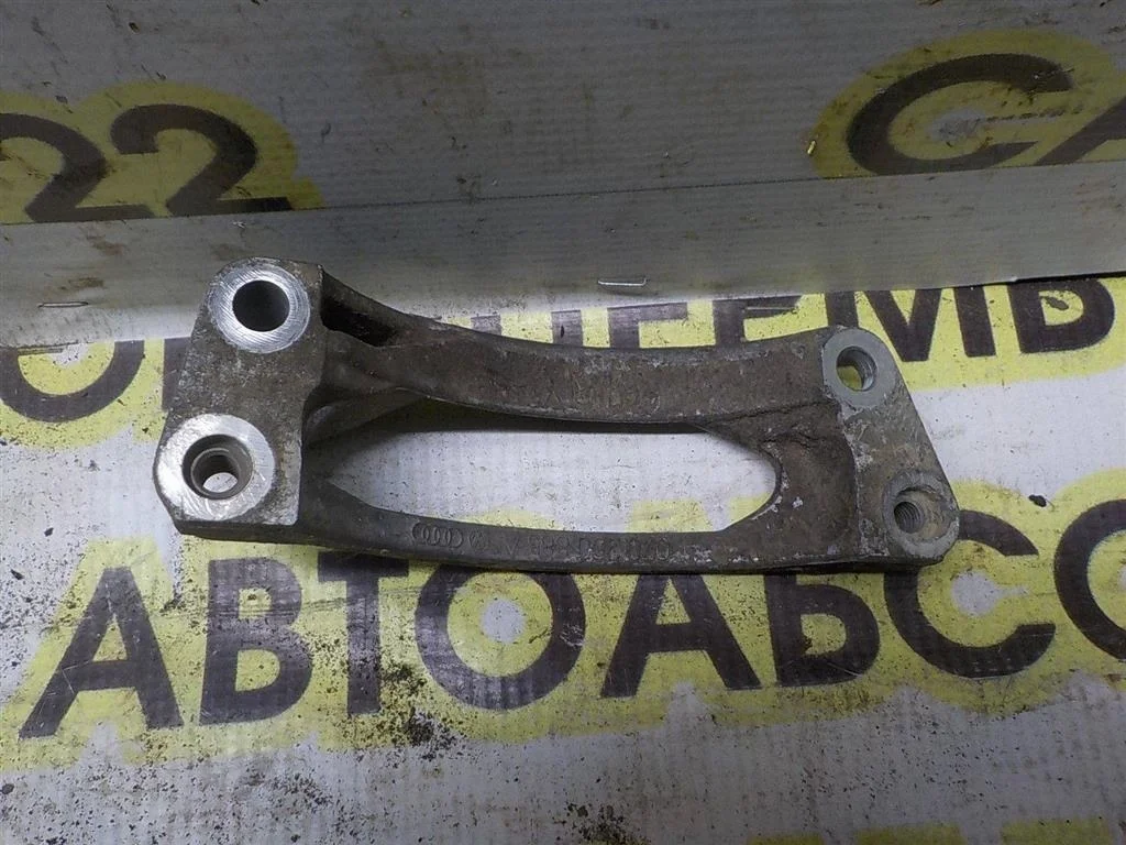 Кронштейн кондиционера Volkswagen Touareg I (2002—2006)