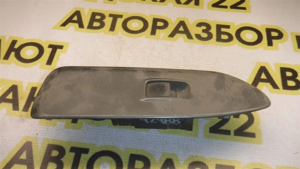 Кнопка стеклоподъемника Mitsubishi Lancer IX (2000—2007)