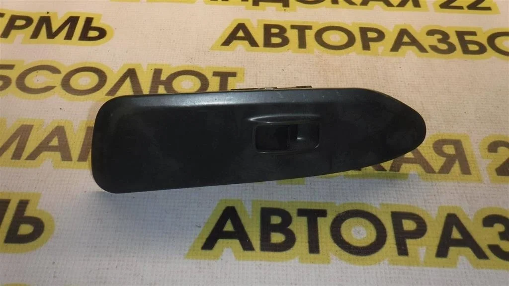 Кнопка стеклоподъемника Mitsubishi Lancer IX (2000—2007)