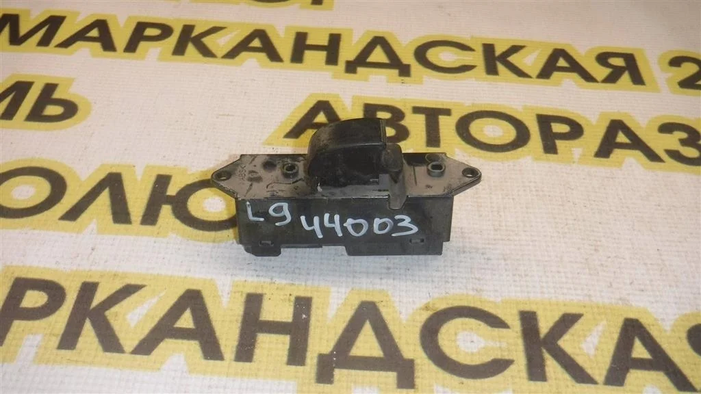 Кнопка стеклоподъемника Mitsubishi Lancer X (2007—2010)