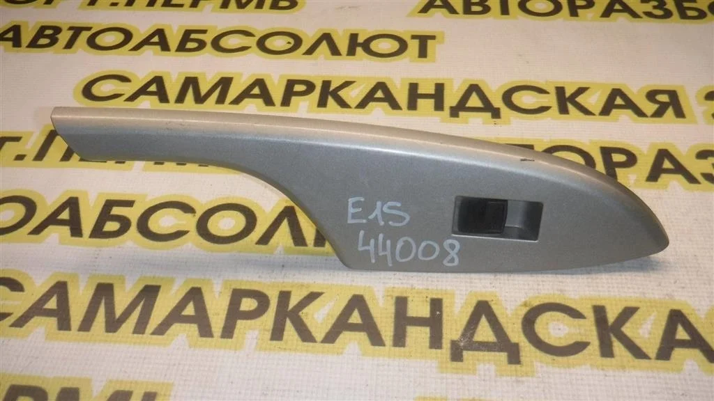 Кнопка стеклоподъемника Toyota Corolla X (2006—2010)