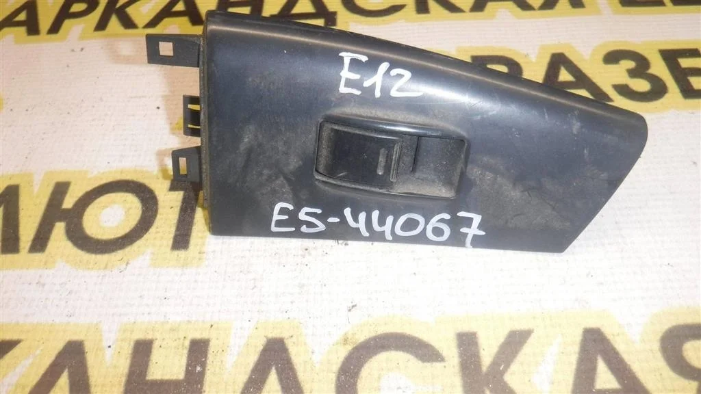 Кнопка стеклоподъемника Toyota Corolla IX (2000—2004)