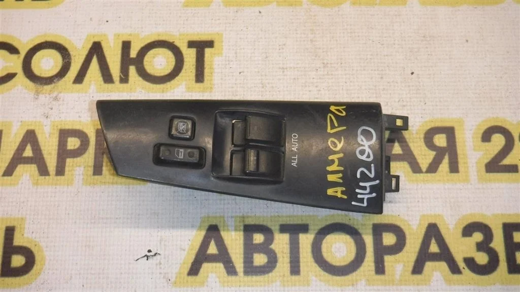 Блок управления стеклоподъемниками Nissan Almera N16 (2000—2003)