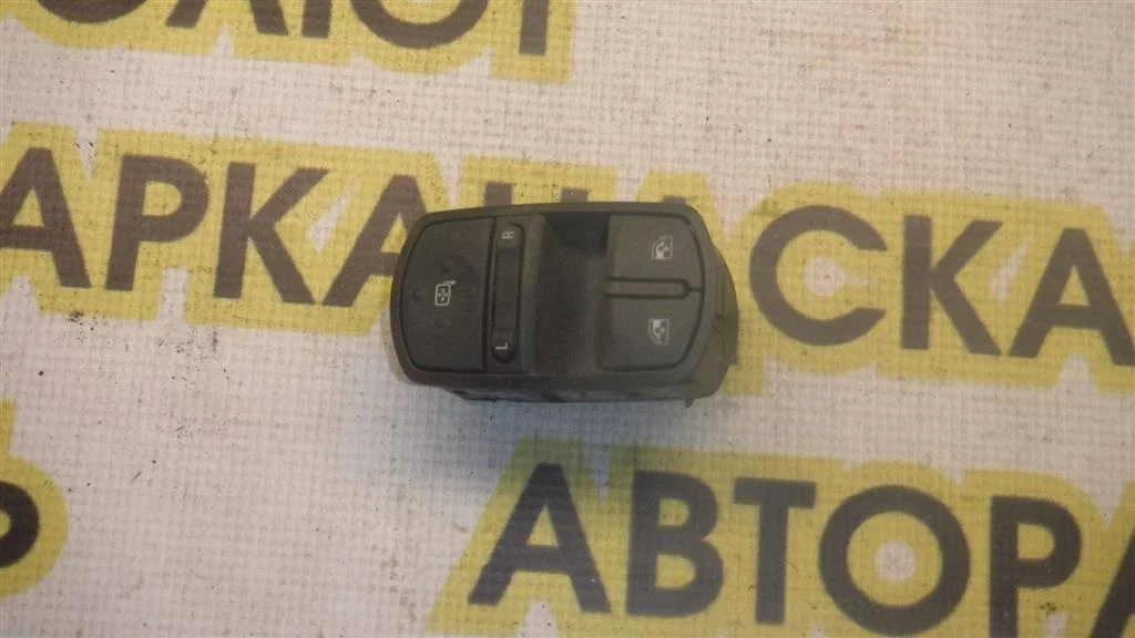 Блок управления стеклоподъемниками Opel Corsa D (2006—2010)