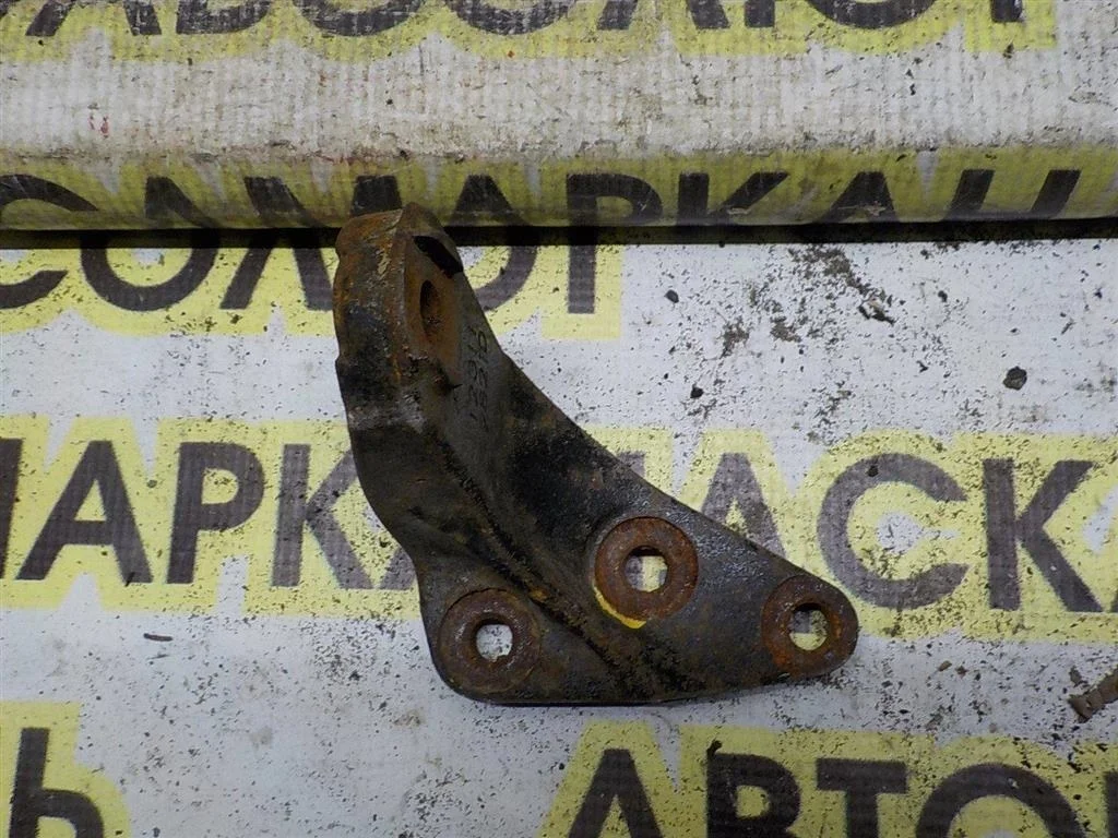 Кронштейн двигателя передний Toyota Camry XV40 (2006—2009)