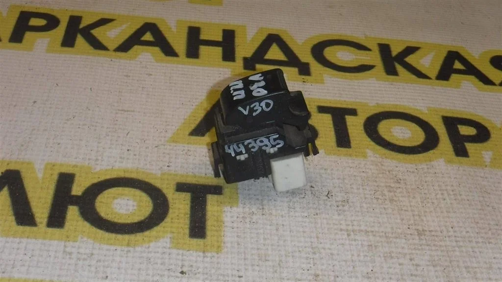 Кнопка стеклоподъемника Toyota Camry XV30 (2001—2006)