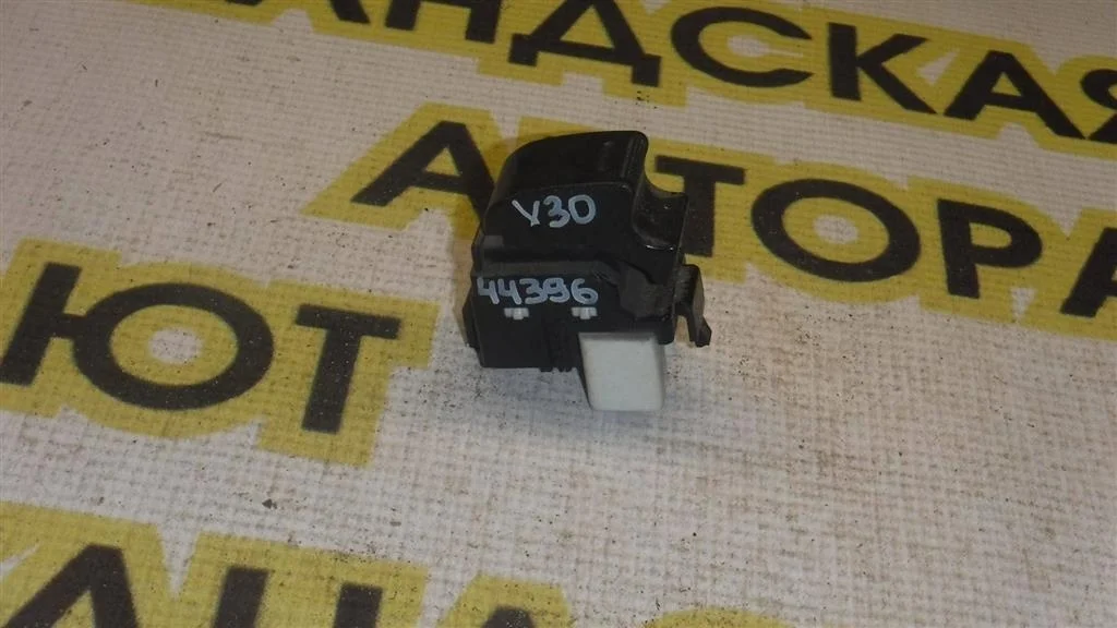 Кнопка стеклоподъемника Toyota Camry XV30 (2001—2006)