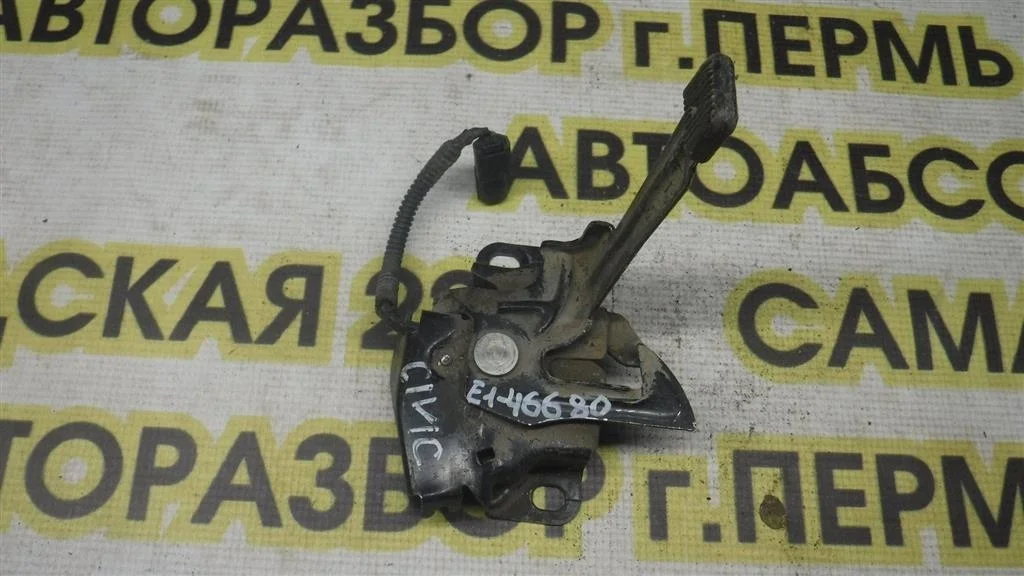 Замок капота Honda Civic VIII (2005—2009)