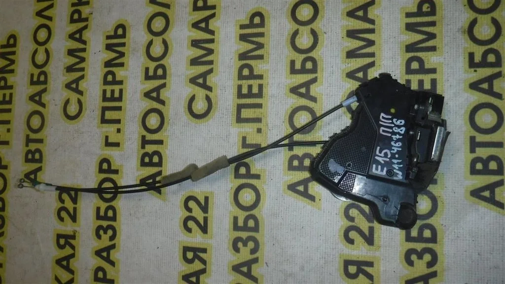 Замок двери передней правой Toyota Corolla X (2006—2010)