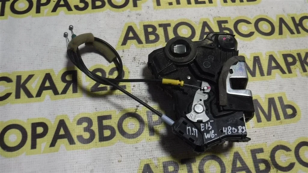 Замок двери передней правой Toyota Corolla X (2006—2010)