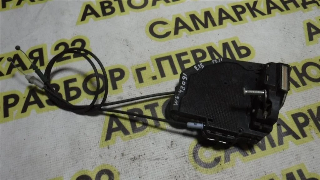 Замок двери передней правой Toyota Corolla X (2006—2010)